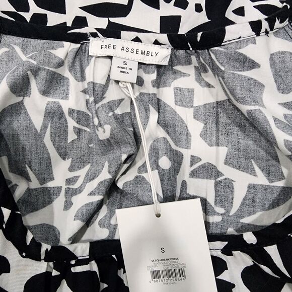 Free Assembly Women's Square Neck Print Mini Dress with Short Sleeves Size Small - Picture 4 of 10